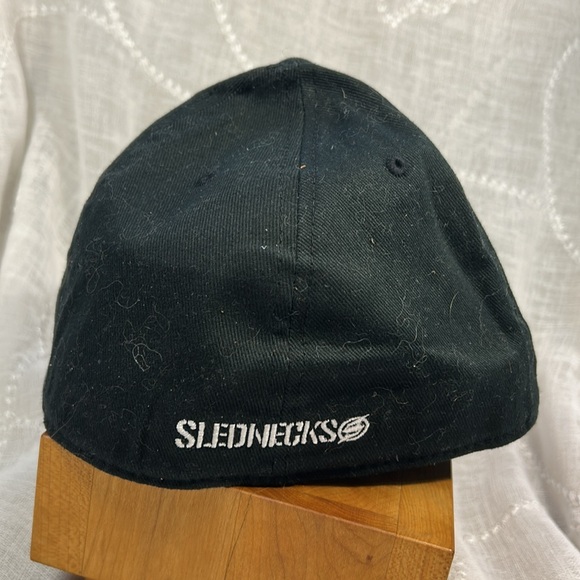 Slednecks - Picture 3 of 9